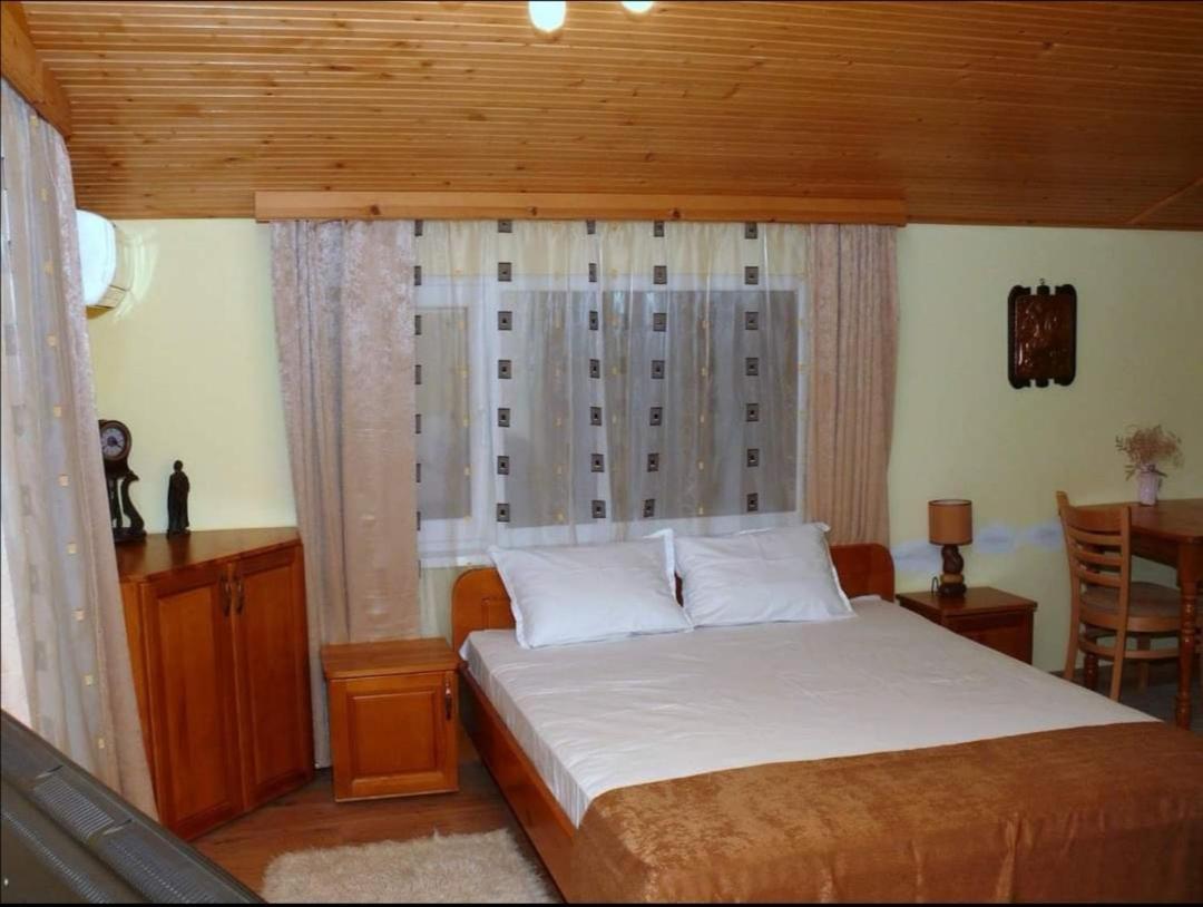 Комплекс Лебанов Hotel Yundola Стая снимка
